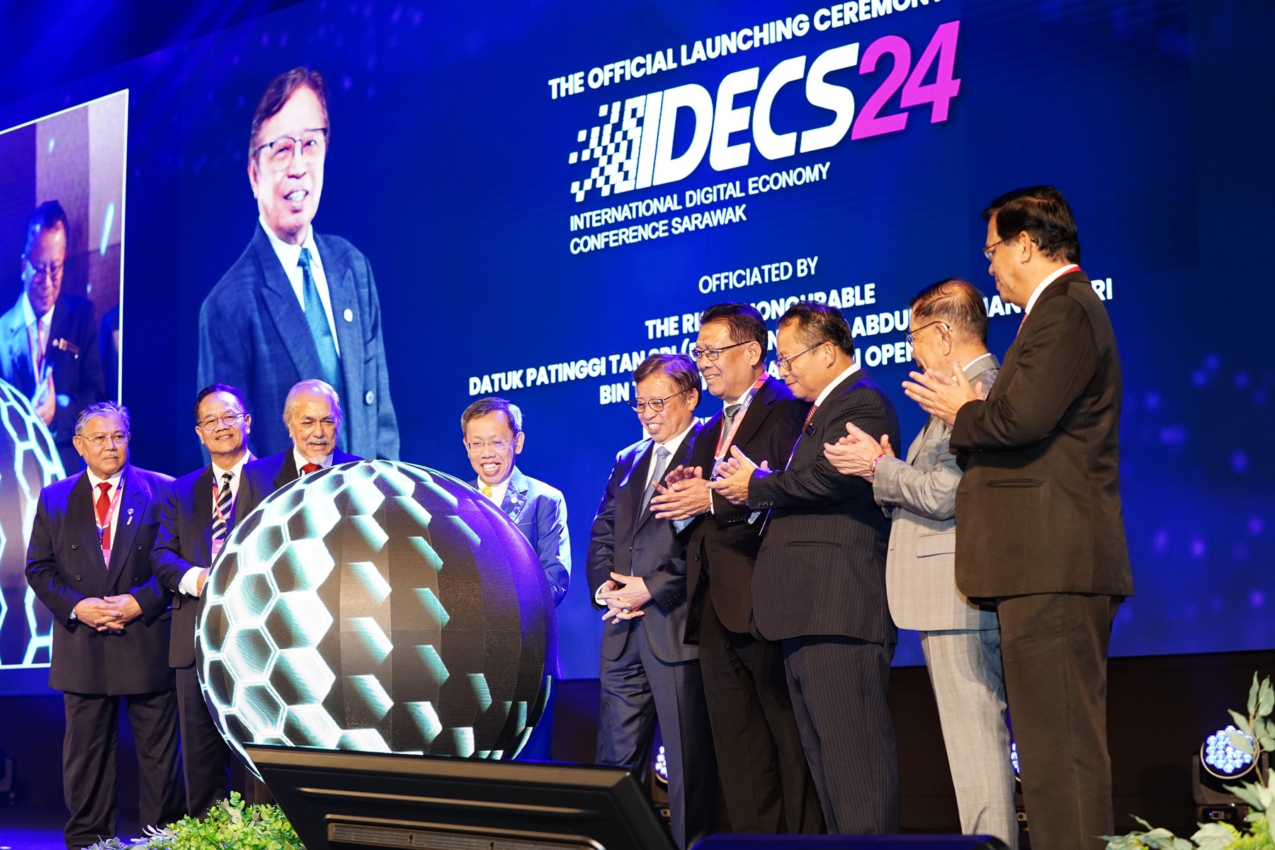 Read more about the article IDECS 2024: Harnessing AI for sustainable development as Sarawak leads the way toward a green and circular economy