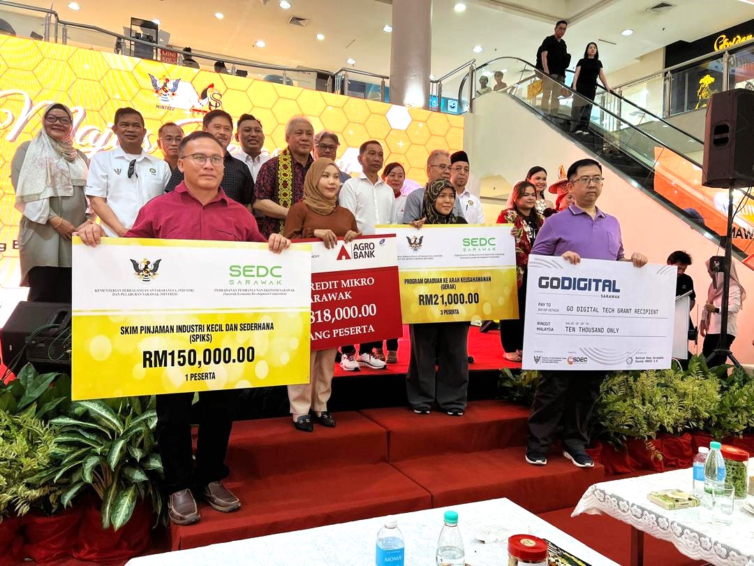 Read more about the article SDEC and MINTRED launch Sarawak Digital Mall campaign on TikTok Shop and GoDigital 2024