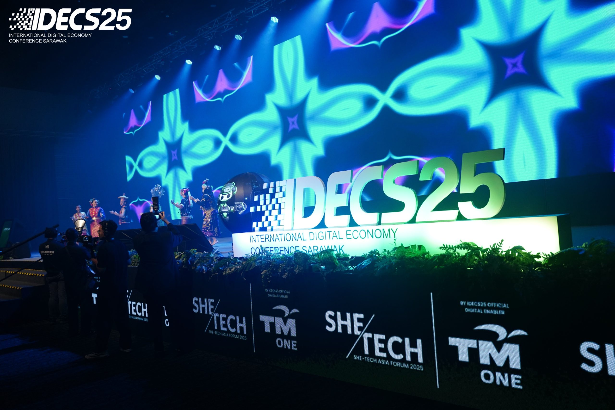 Read more about the article Sarawak Moves from Policy to Practice at IDECS25, Driving Regional Leadership in Ethical AI and Green Innovation