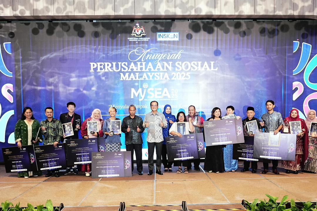 Read more about the article Sarawak Social Enterprises Dominate National Stage with Four Wins at Inaugural Malaysia Social Enterprise Awards 2025