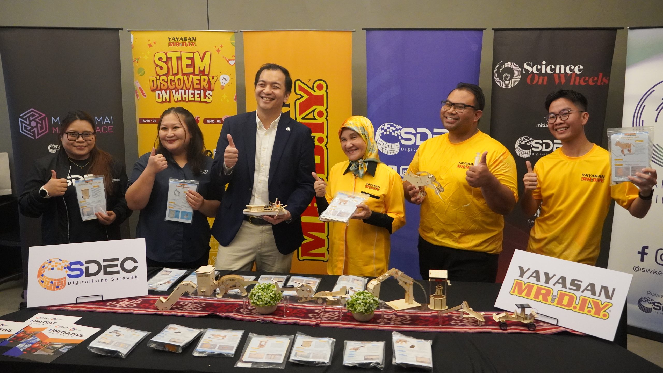 Read more about the article SDEC and Yayasan MR D.I.Y. launch collaboration to expand hands-on STEM learning opportunities across Sarawak